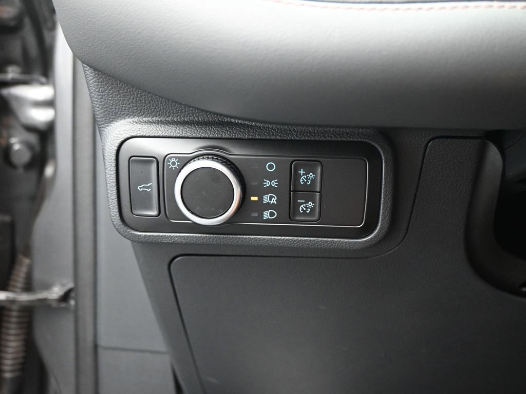 Certified 2025 Ford Explorer Active image 12