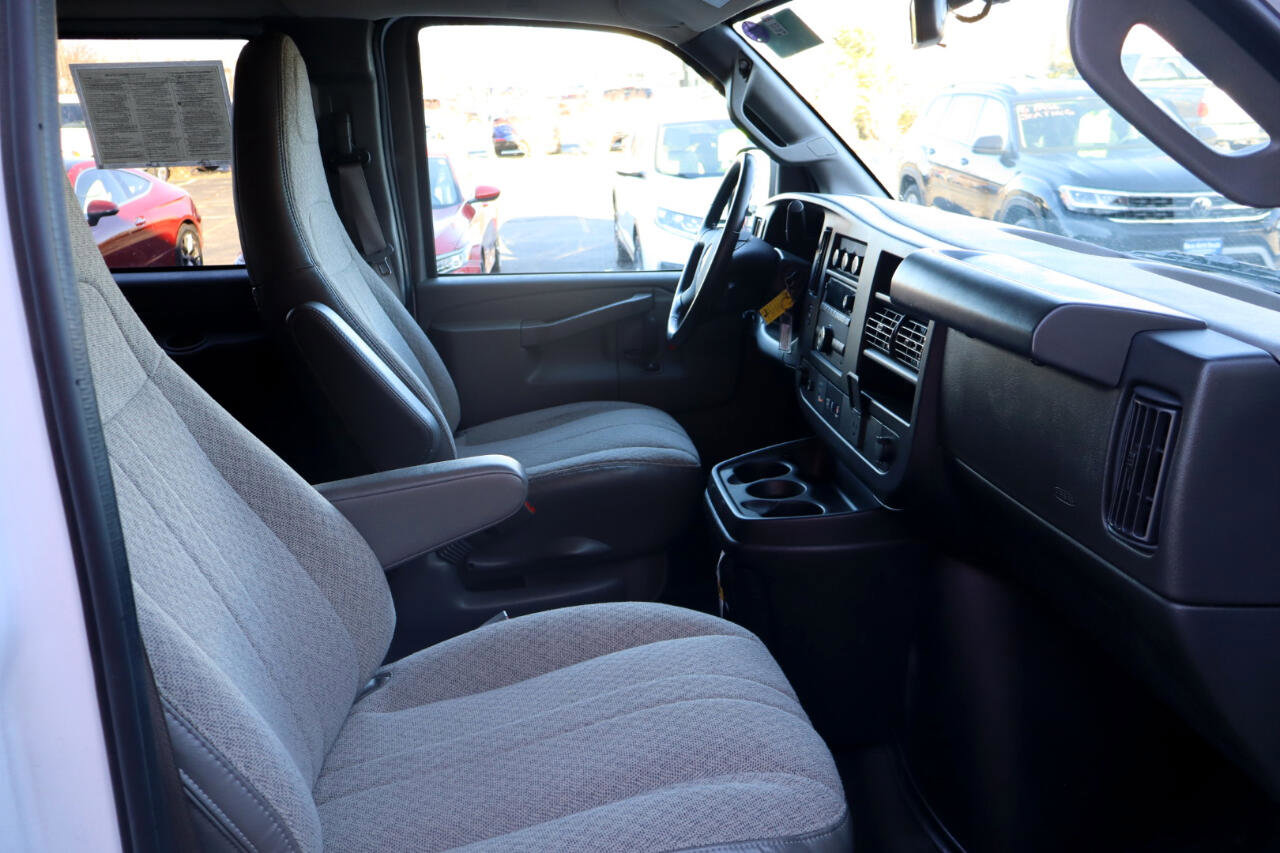 Used 2023 GMC Savana 3500 LS image 13