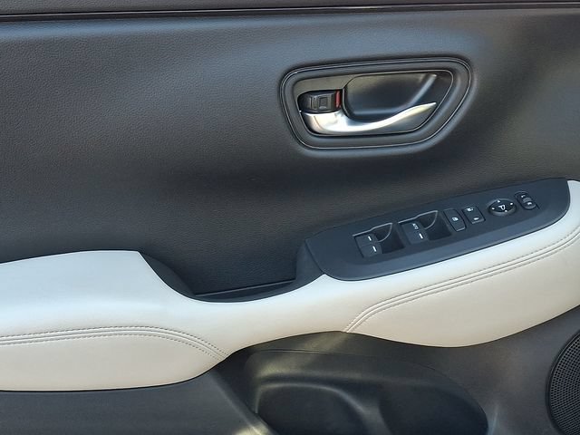 Used 2024 Honda HR-V LX image 12