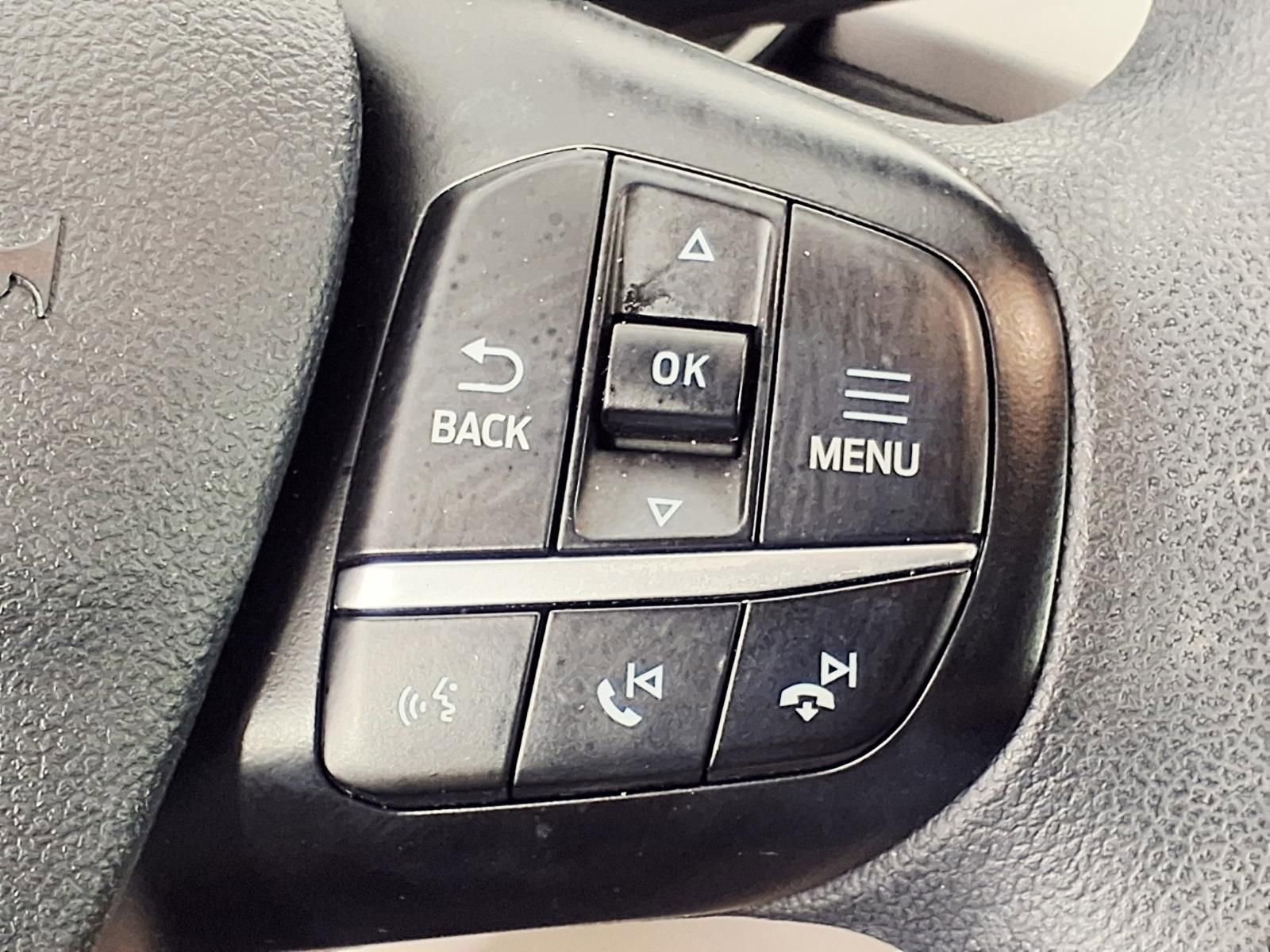 Used 2022 Ford Escape SE w/ SE Sport Appearance Package FWD image 17