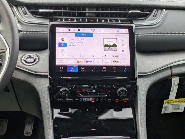 New 2025 Jeep Grand Cherokee Limited w/ Black Appearance Package image 16