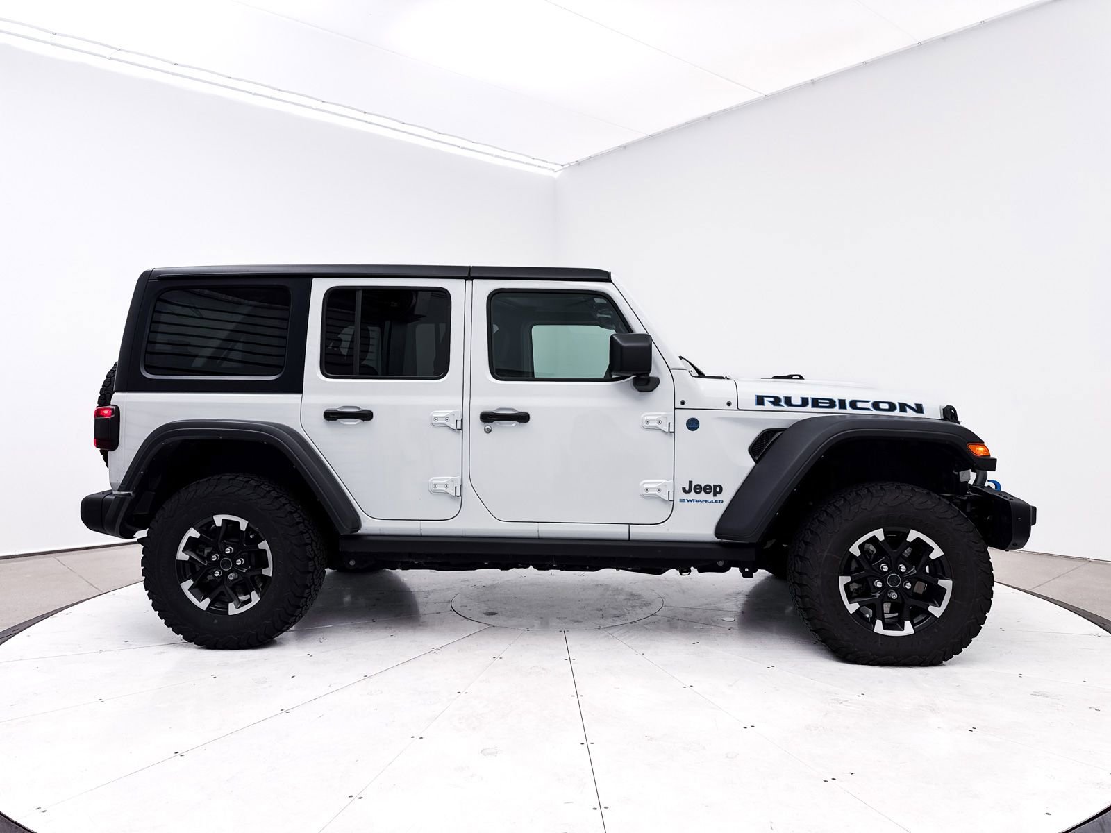 Used 2024 Jeep Wrangler Unlimited Rubicon 4xe w/ Capability Package image 35