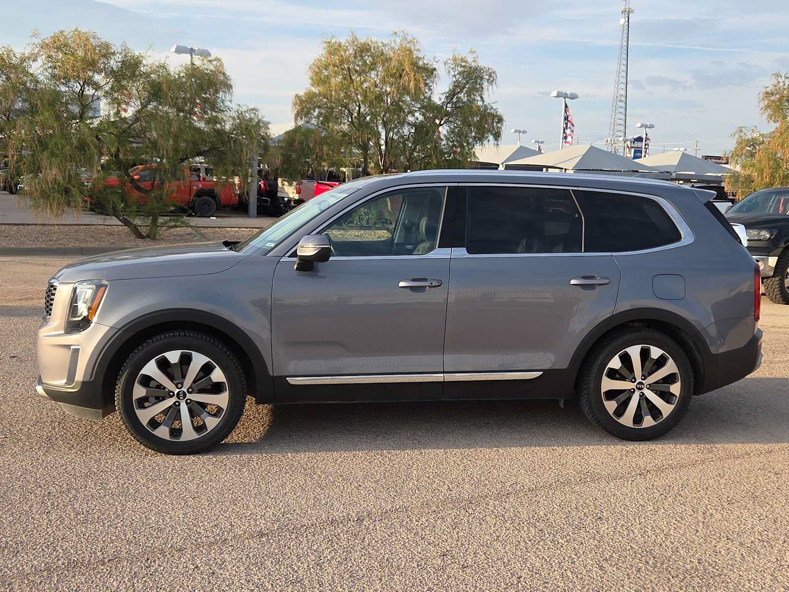 Used 2021 Kia Telluride EX w/ EX Premium Package FWD image 5