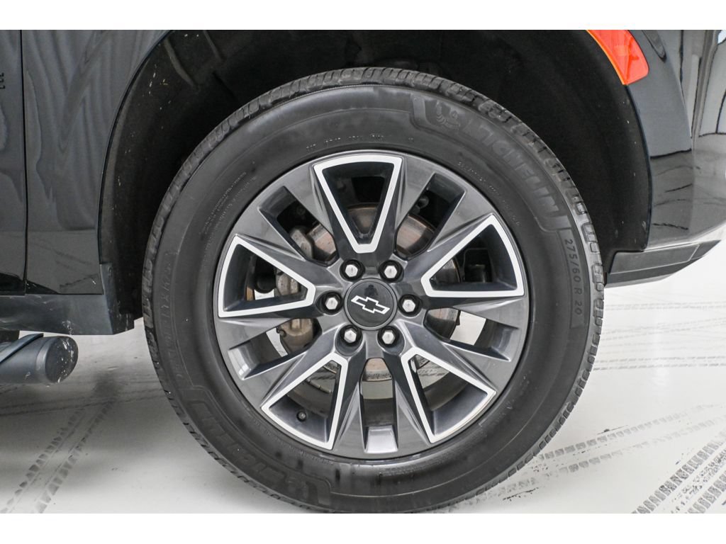 Used 2022 Chevrolet Tahoe Z71 w/ Luxury Package AWD/4WD image 10