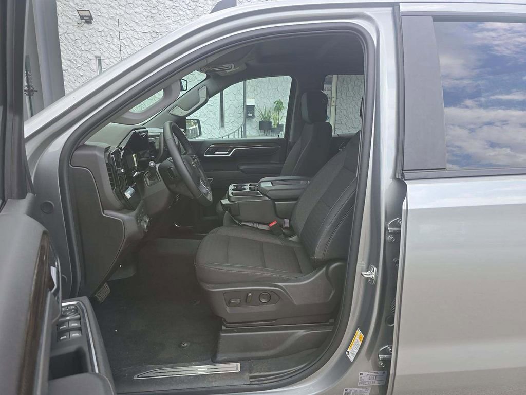 Used 2026 Chevrolet Silverado 1500 RST image 5