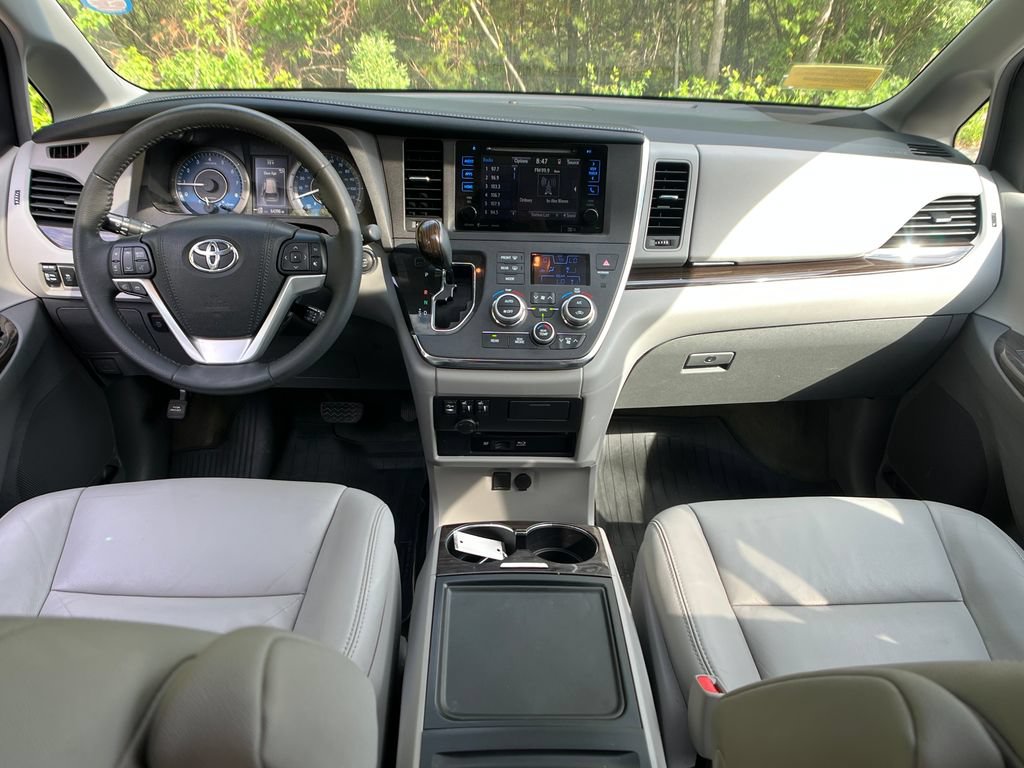 Used 2017 Toyota Sienna XLE Premium AWD/4WD image 13