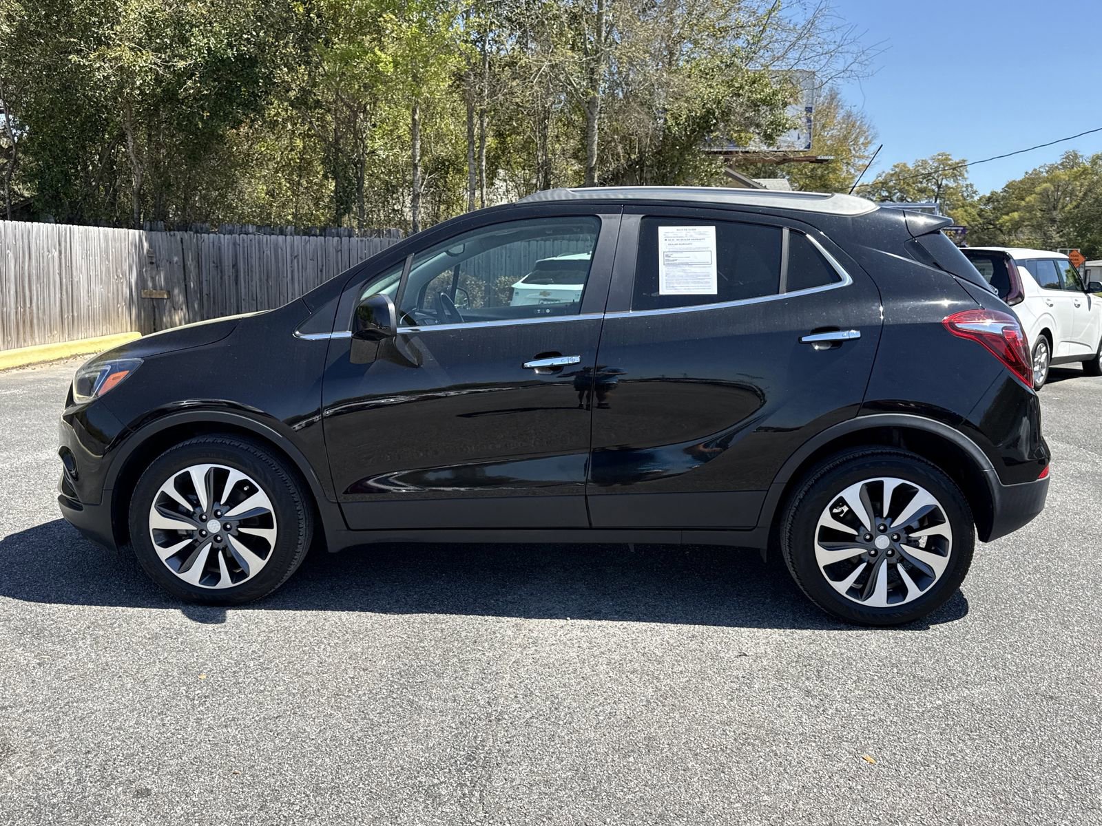 Used 2022 Buick Encore Preferred w/ Safety Package FWD image 2