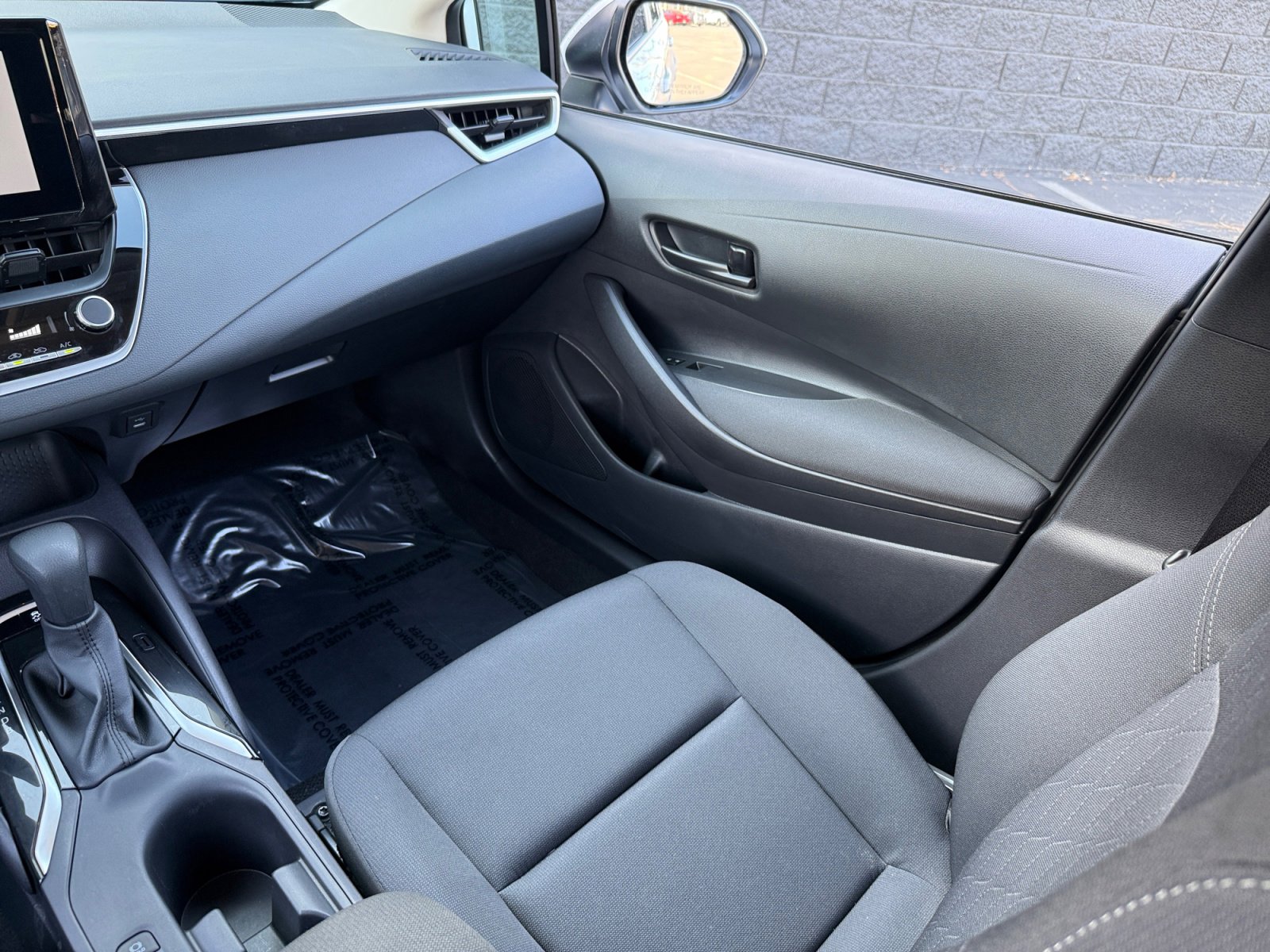 Used 2025 Toyota Corolla LE image 16