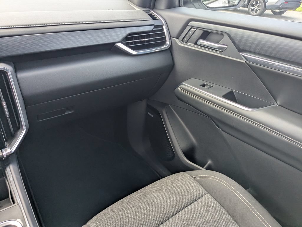 Used 2025 GMC Acadia Elevation FWD image 17