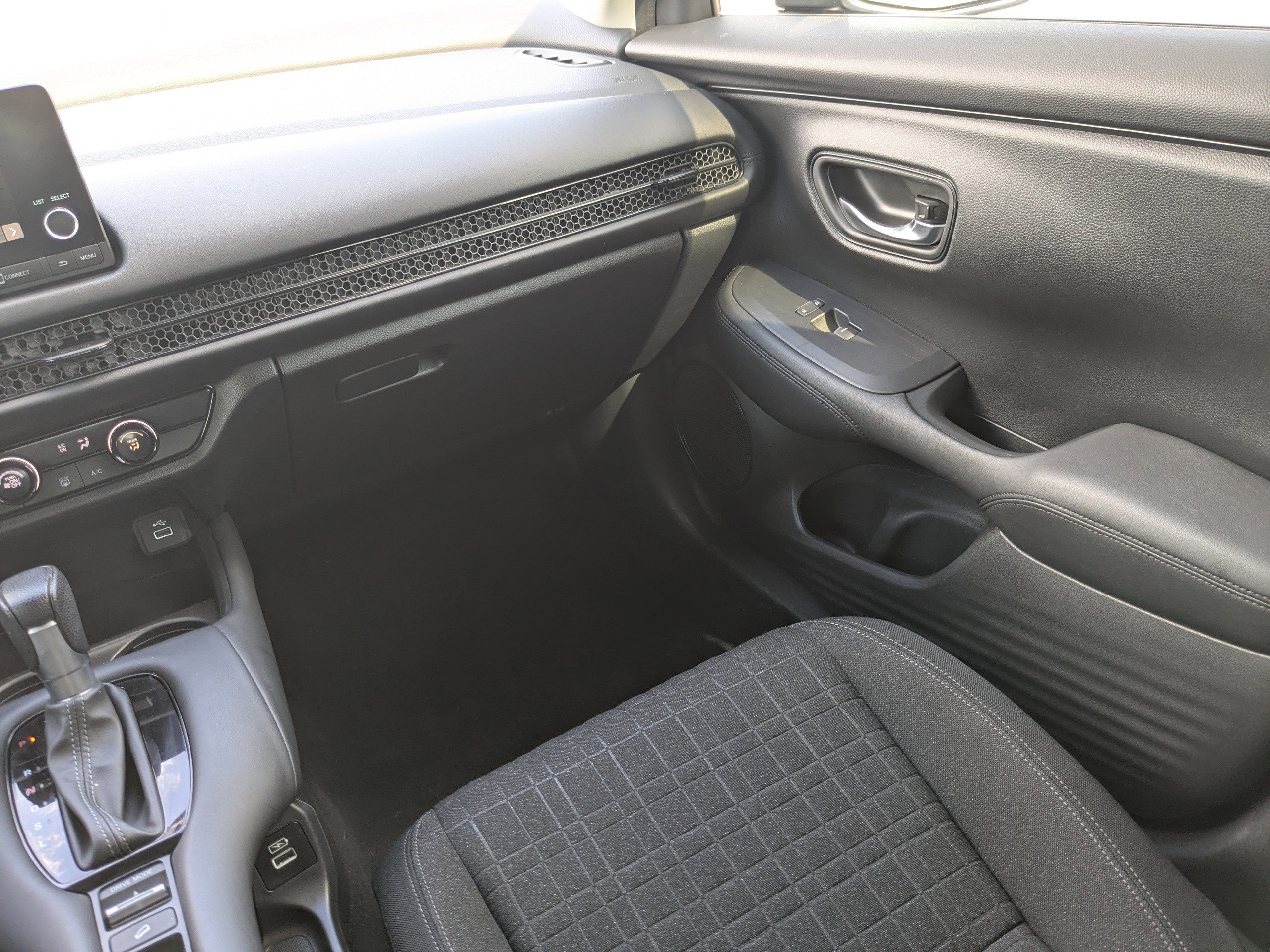 Used 2023 Honda HR-V LX image 19