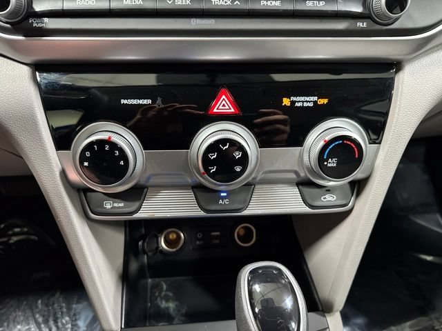 Used 2019 Hyundai Elantra SE FWD image 17