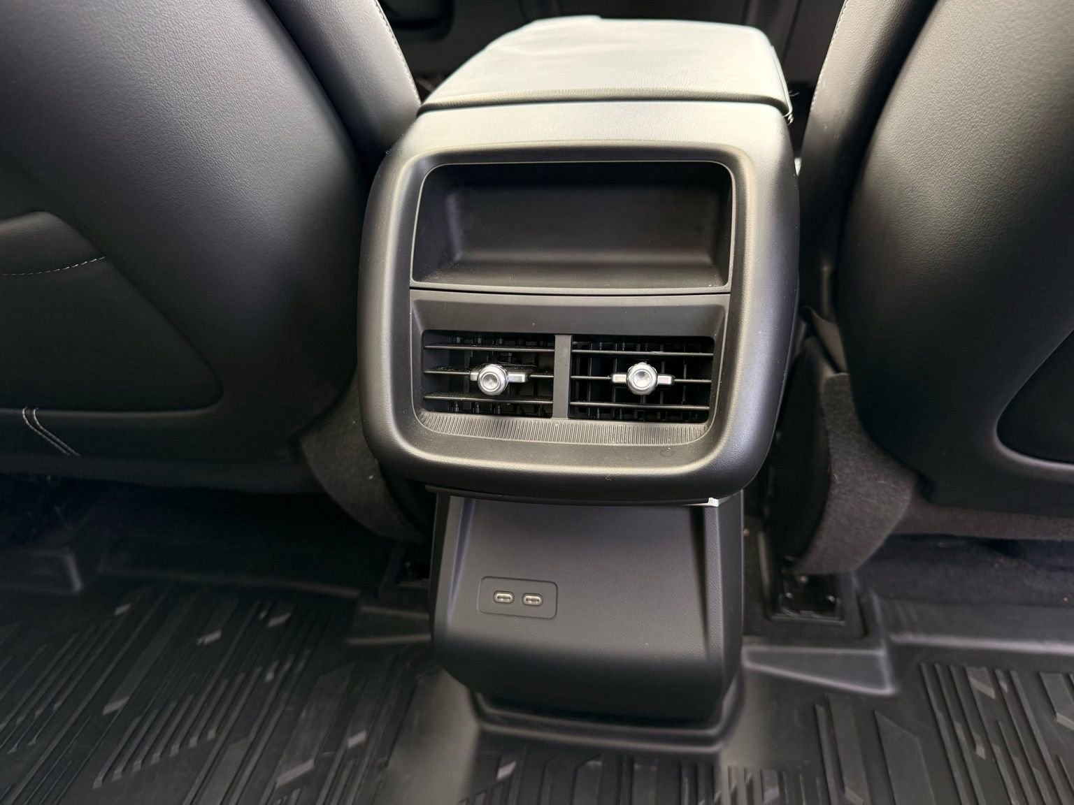 Used 2024 Cadillac Lyriq Tech image 36