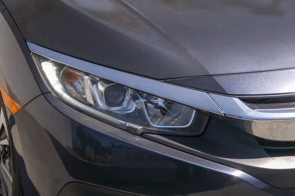 Used 2017 Honda Civic EX-T image 4