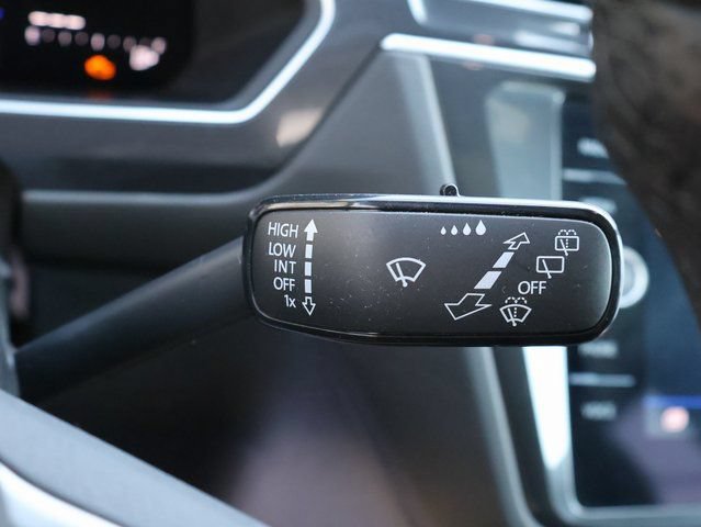 Used 2024 Volkswagen Tiguan SE R-Line FWD image 40