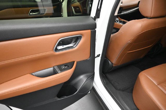 Used 2024 Nissan Rogue Platinum FWD image 21