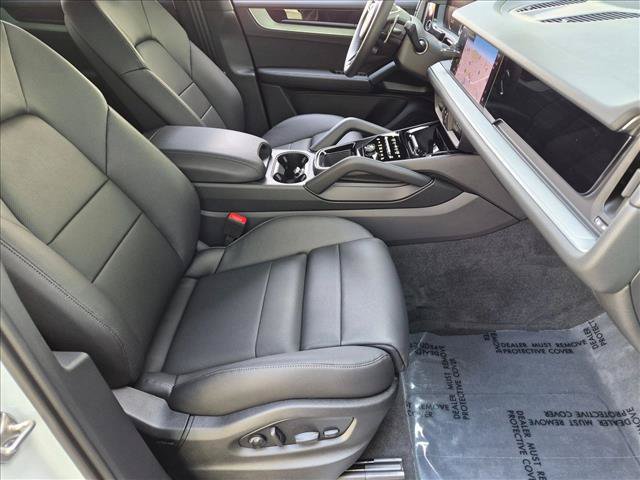Used 2026 Porsche Cayenne AWD/4WD image 22