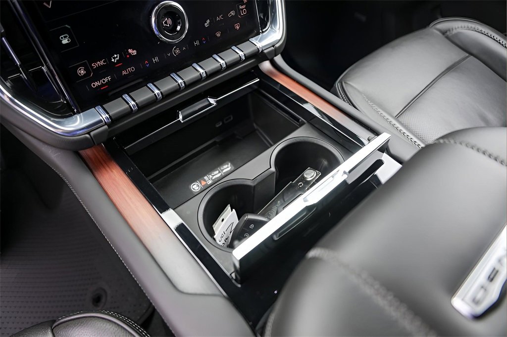 Used 2025 GMC Yukon Denali image 19