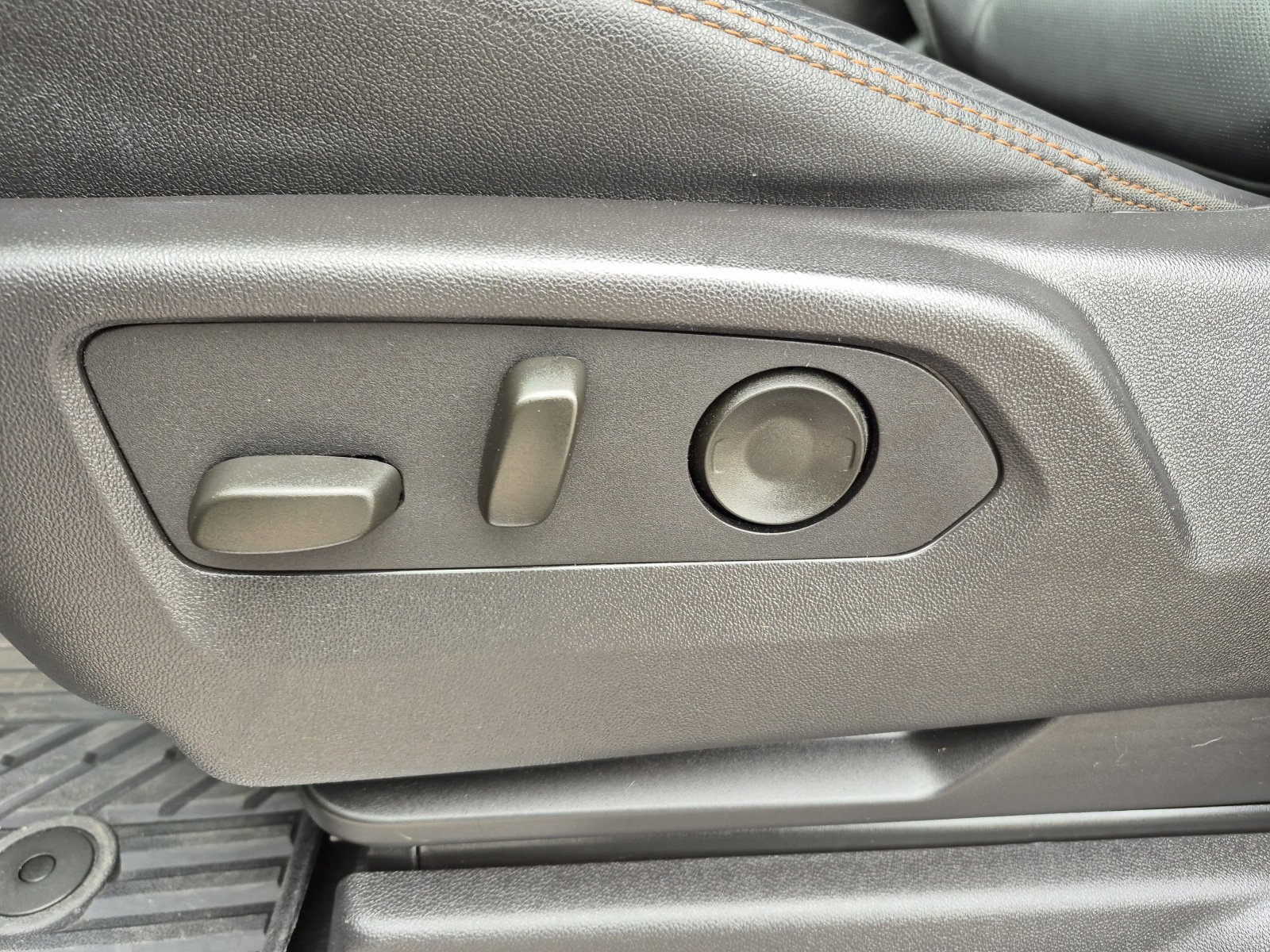 Used 2024 GMC Sierra 2500 AT4 w/ AT4 Premium Plus Package image 16