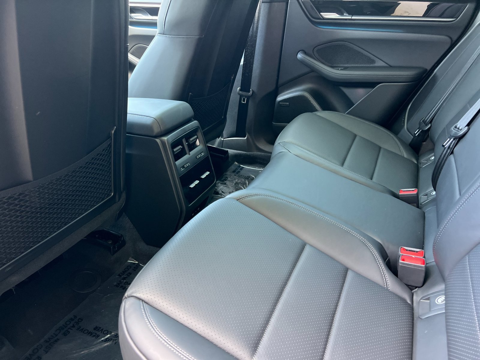 New 2026 Porsche Macan 4 Electric AWD/4WD image 14