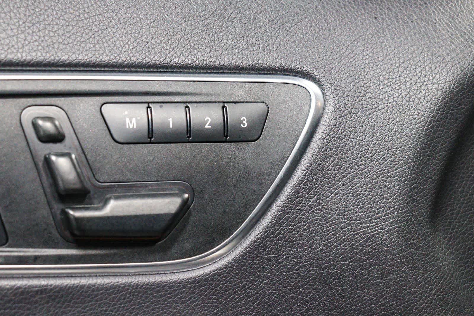 Used 2015 Mercedes-Benz GLA 250 image 21
