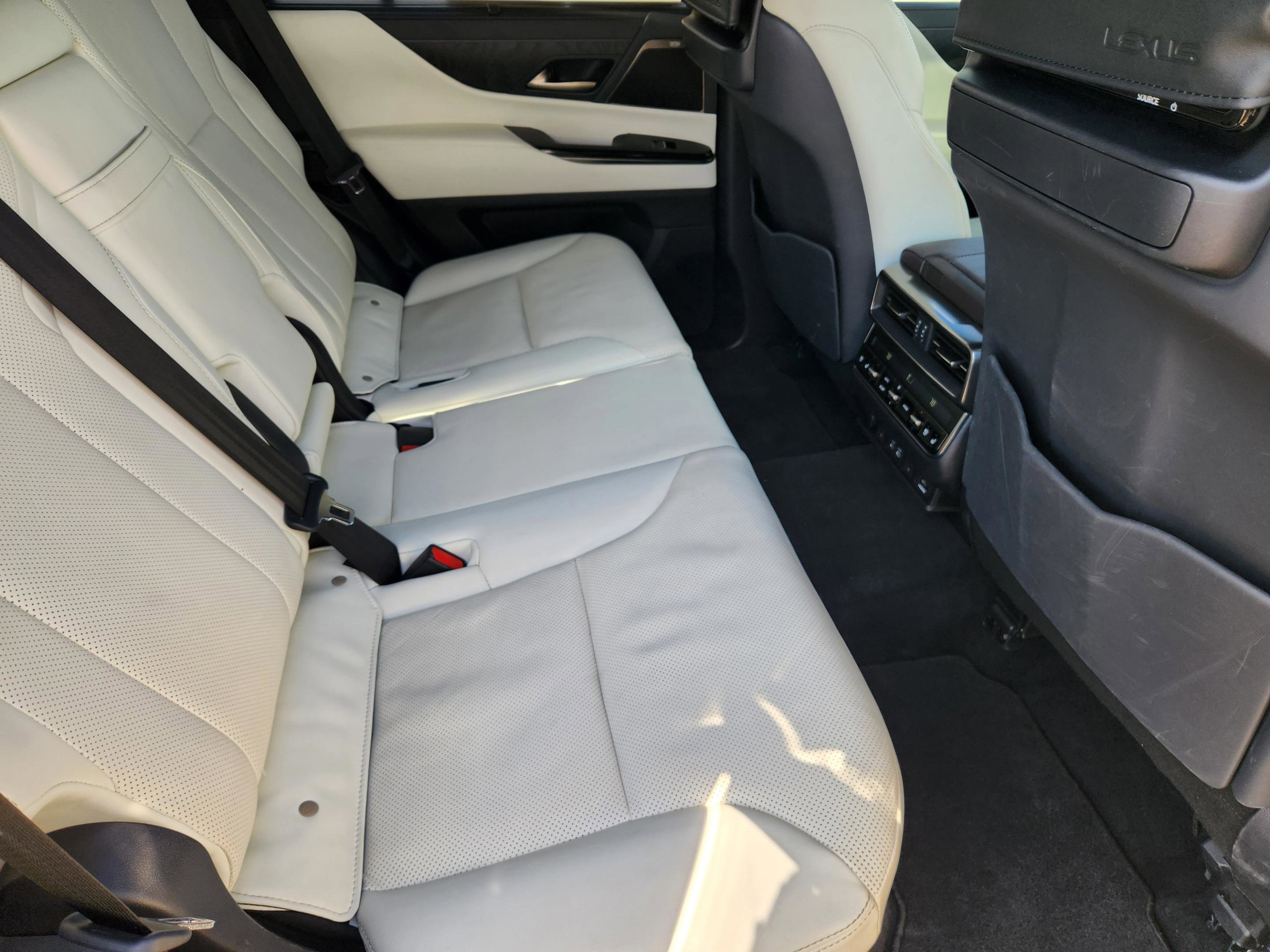 Used 2023 Lexus LX 600 4WD w/ Accessory Package (Z1) image 29