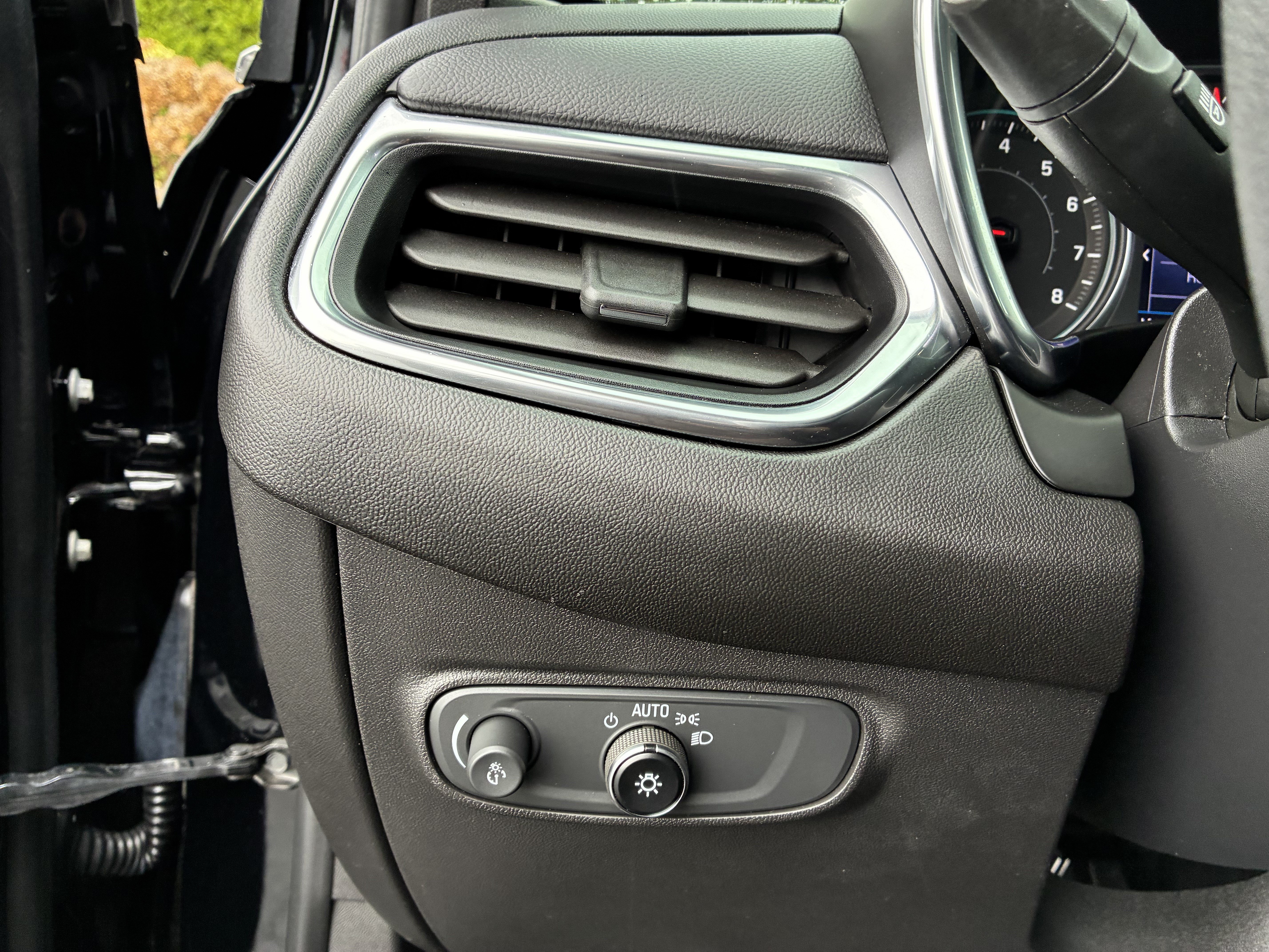 Used 2022 Chevrolet Equinox LT w/ LPO, Floor Liner Package FWD image 27