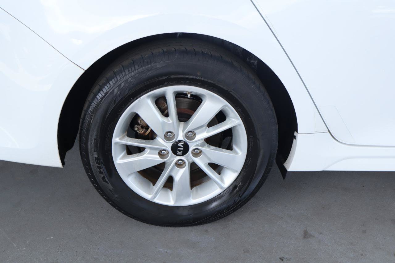 Used 2018 Kia Optima LX FWD image 4