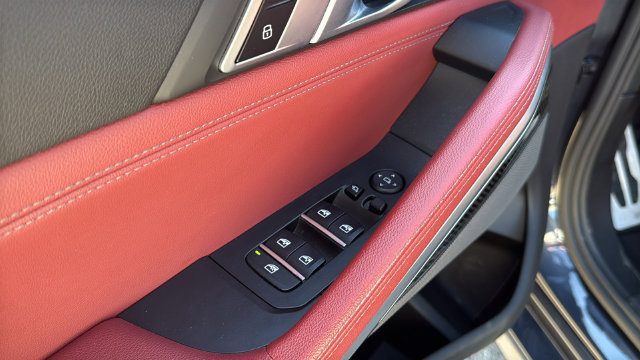 Used 2021 BMW X6 M50i w/ Executive Package AWD/4WD image 25