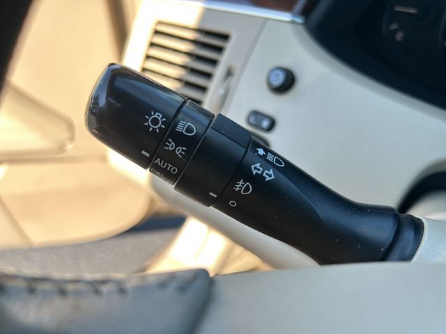 Used 2009 Toyota Avalon XLS image 31
