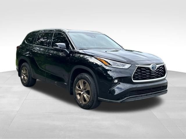 Used 2022 Toyota Highlander Bronze Edition AWD/4WD image 7