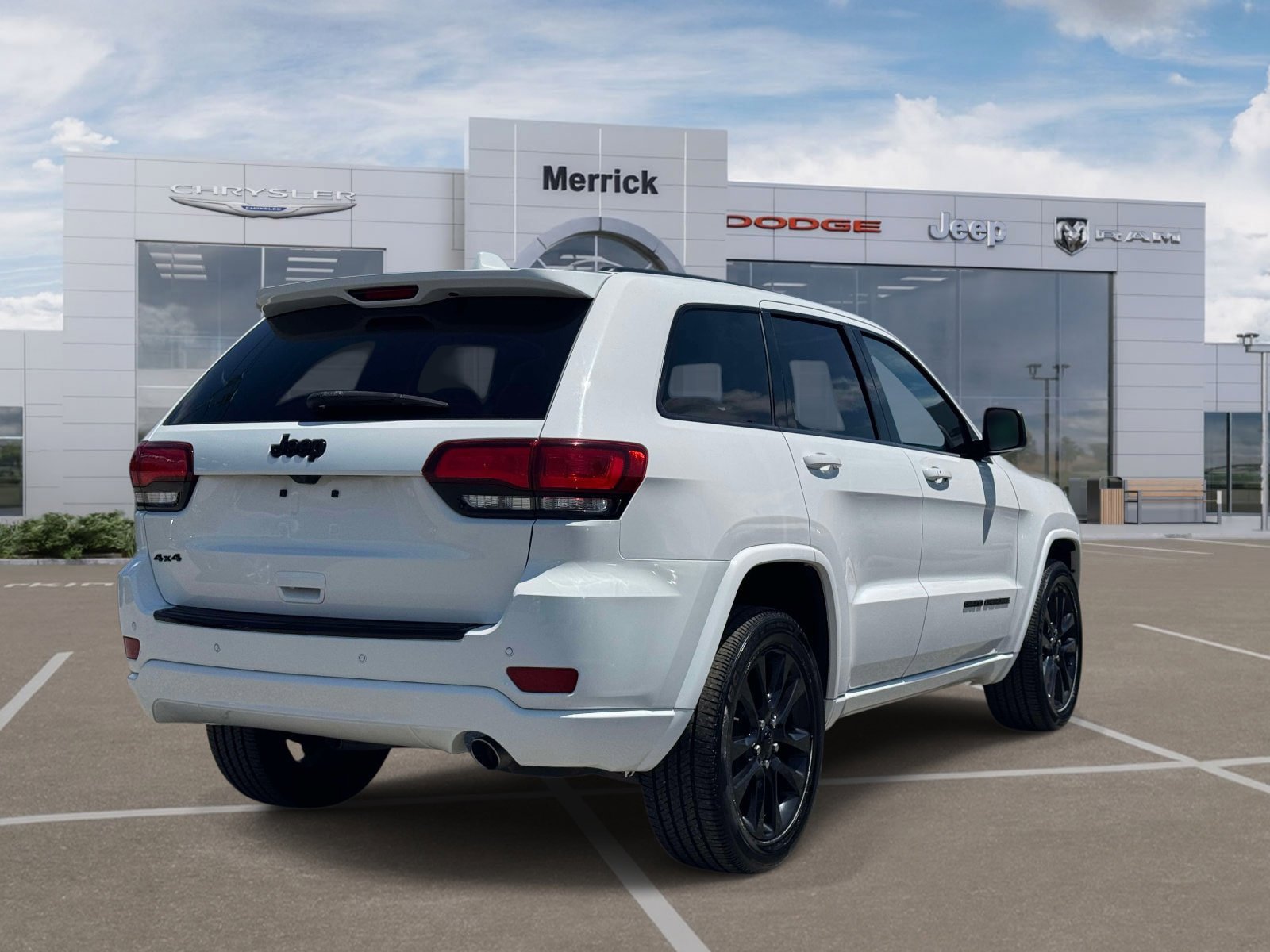 Used 2018 Jeep Grand Cherokee Altitude AWD/4WD image 6