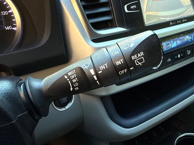 Used 2018 Toyota Highlander XLE AWD/4WD image 37