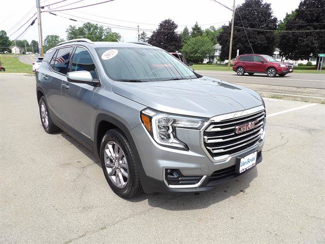 Certified 2023 GMC Terrain SLT w/ LPO, Floor Liner Package AWD/4WD image 7