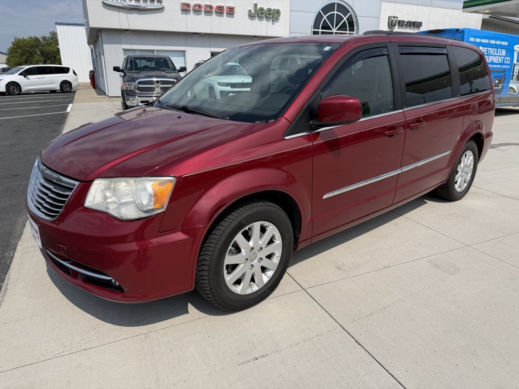 Used 2012 Chrysler Town & Country Touring w/ Entertainment Group #1 FWD image 3