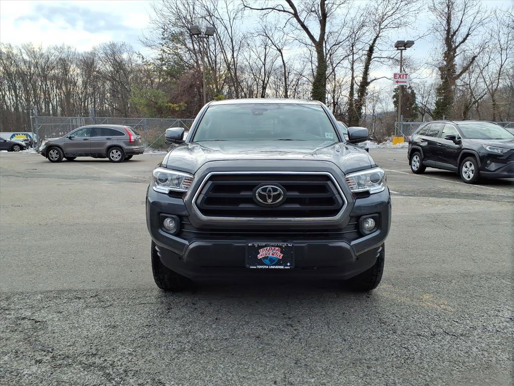 Certified 2022 Toyota Tacoma SR5 AWD/4WD image 2
