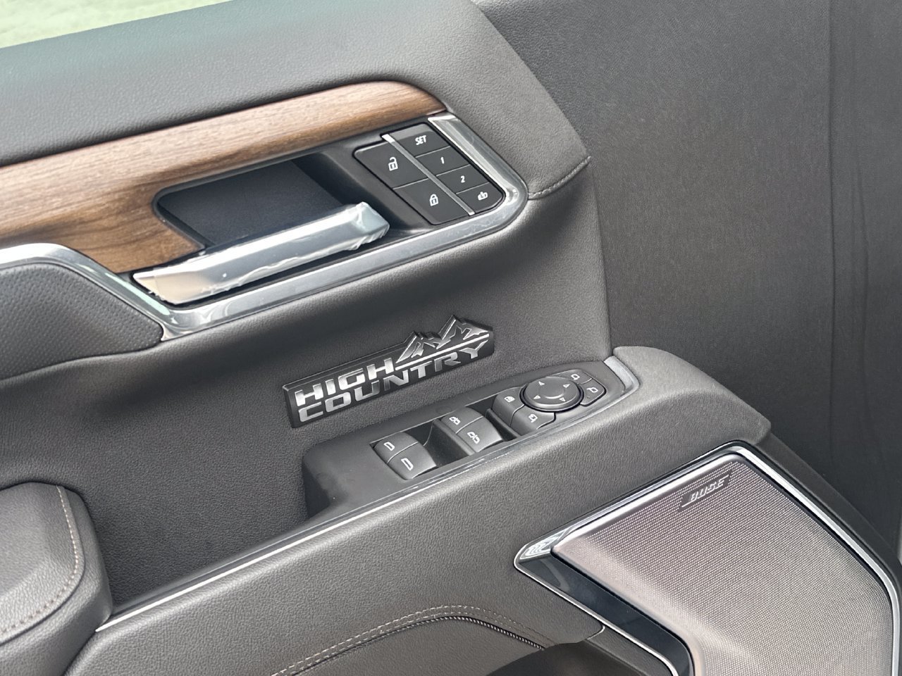 New 2026 Chevrolet Silverado 1500 High Country w/ High Country Premium Package AWD/4WD image 11