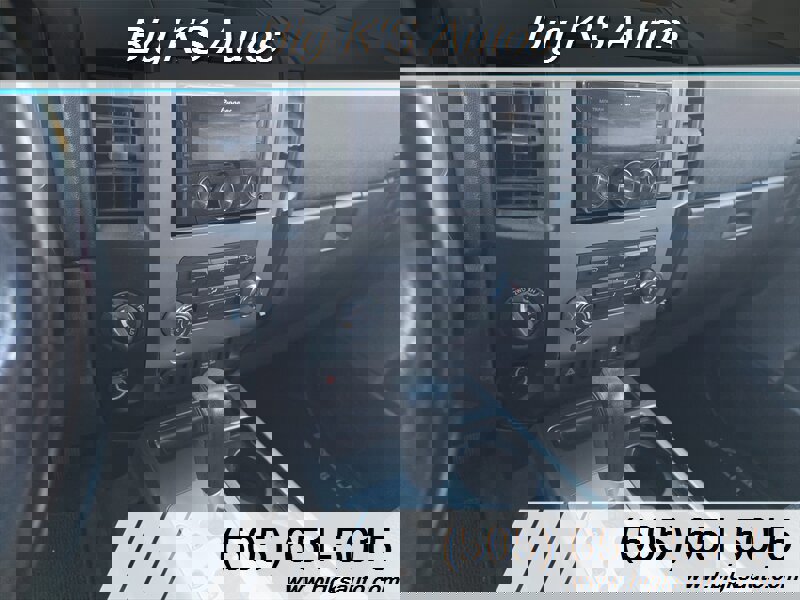 Used 2012 Nissan Titan SV w/ SV Value Truck Pkg image 14