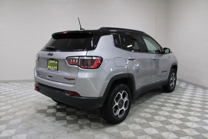 Used 2022 Jeep Compass Trailhawk image 11