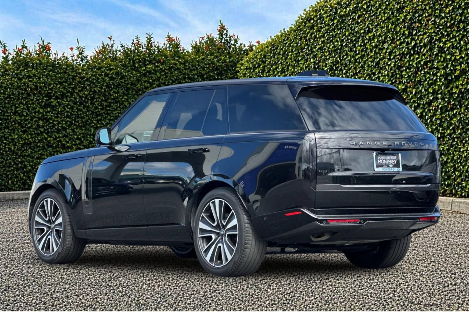 Used 2024 Land Rover Range Rover SE AWD/4WD image 6