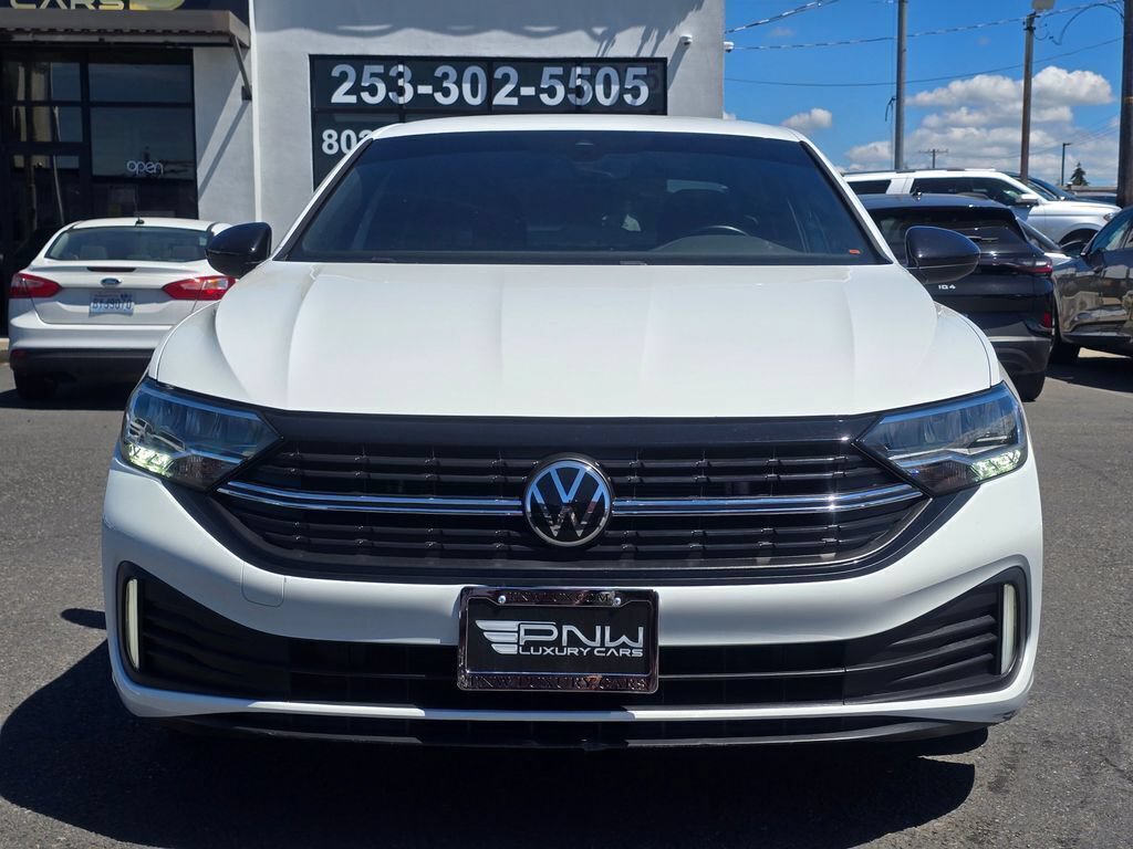 Used 2023 Volkswagen Jetta Sport FWD image 3