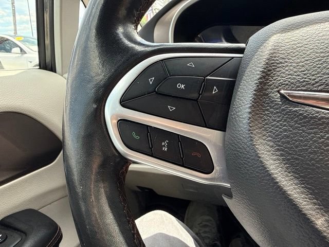 Used 2019 Chrysler Pacifica Touring Plus w/ Advanced Safetytec Group FWD image 26