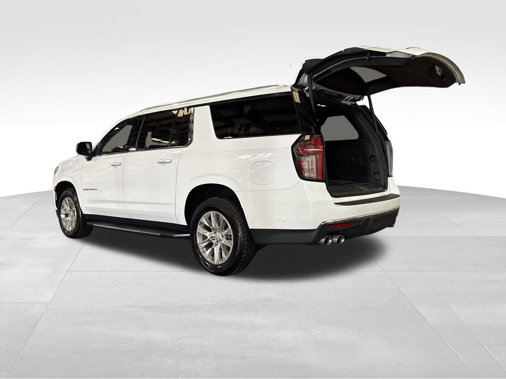 Used 2023 Chevrolet Suburban Premier image 17