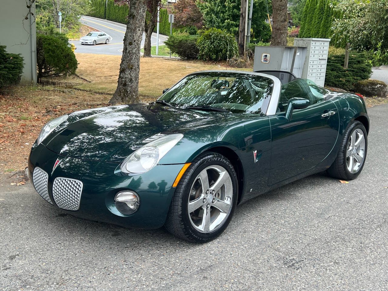 Used 2006 Pontiac Solstice Convertible w/ Premium Package RWD image 23