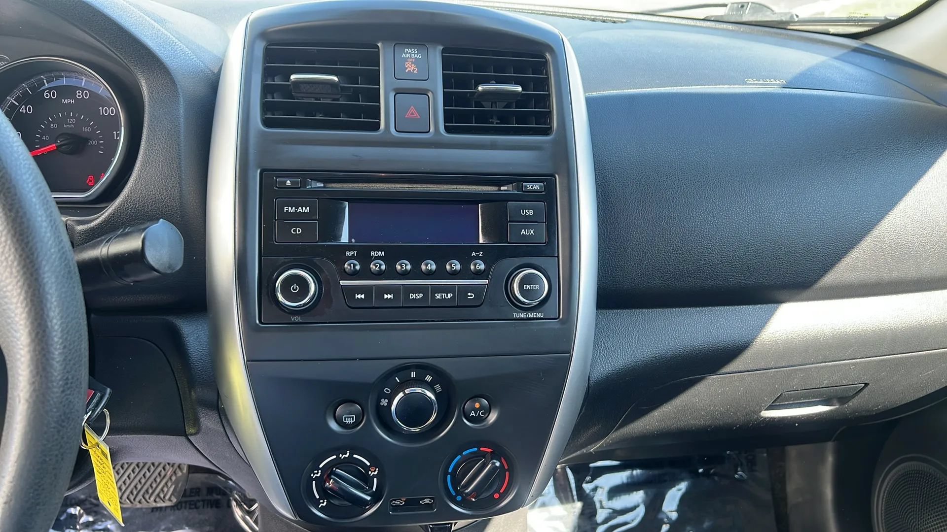 Used 2016 Nissan Versa SV FWD image 22