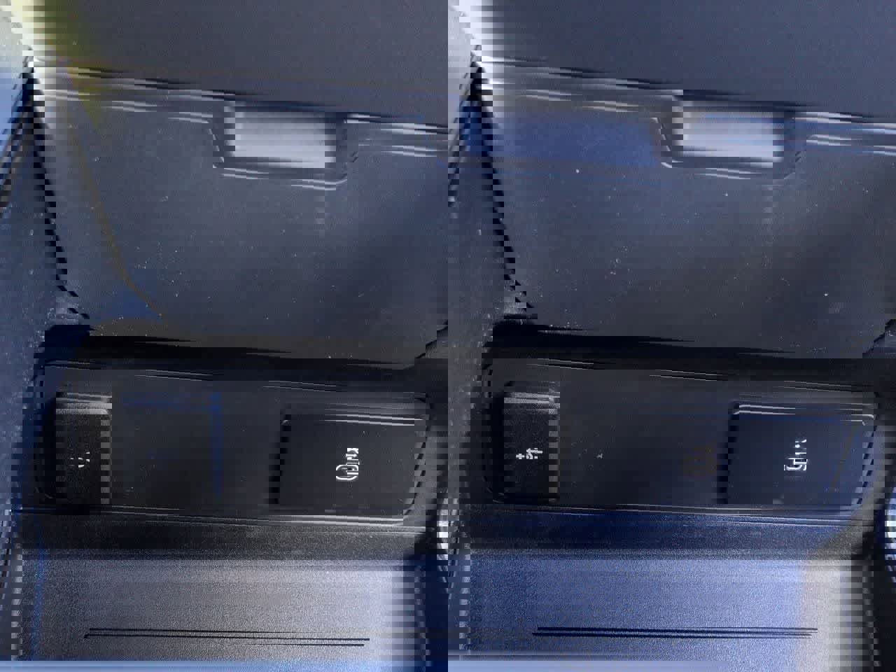 New 2026 Land Rover Defender 130 S image 33