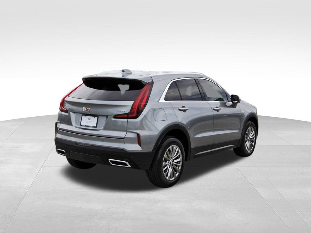 Used 2025 Cadillac XT4 Premium Luxury FWD image 4