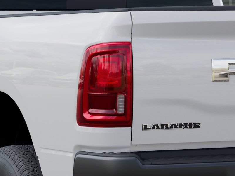 New 2026 RAM 2500 Laramie AWD/4WD image 10
