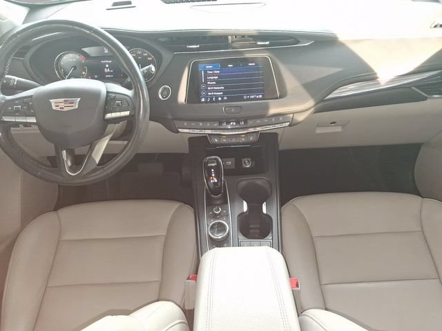 Used 2023 Cadillac XT4 Luxury w/ Cold Weather Package FWD image 25