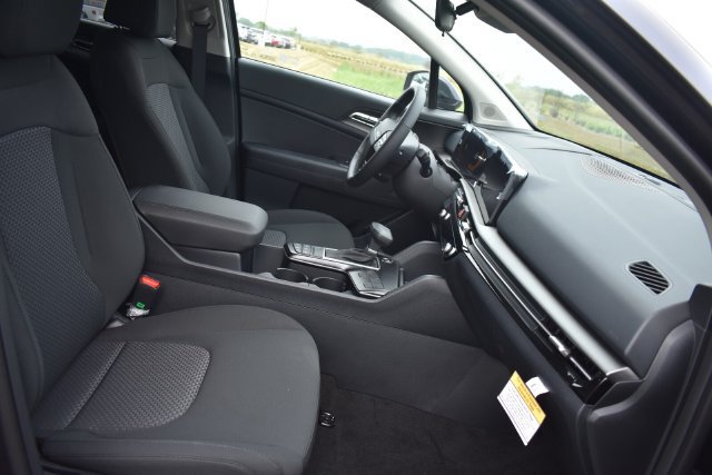 New 2026 Kia Sportage LX FWD image 13