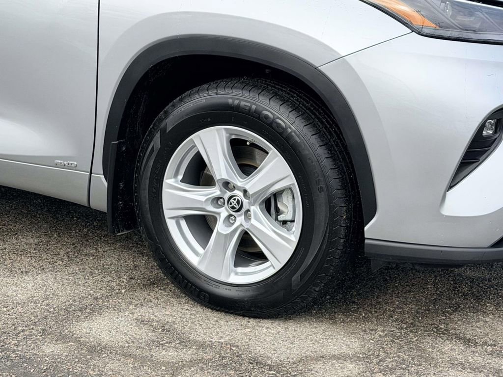 Certified 2023 Toyota Highlander LE image 25